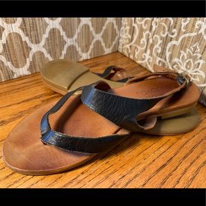 MizMooz Soft Leather Thong Rio Sandal W36/5.5
